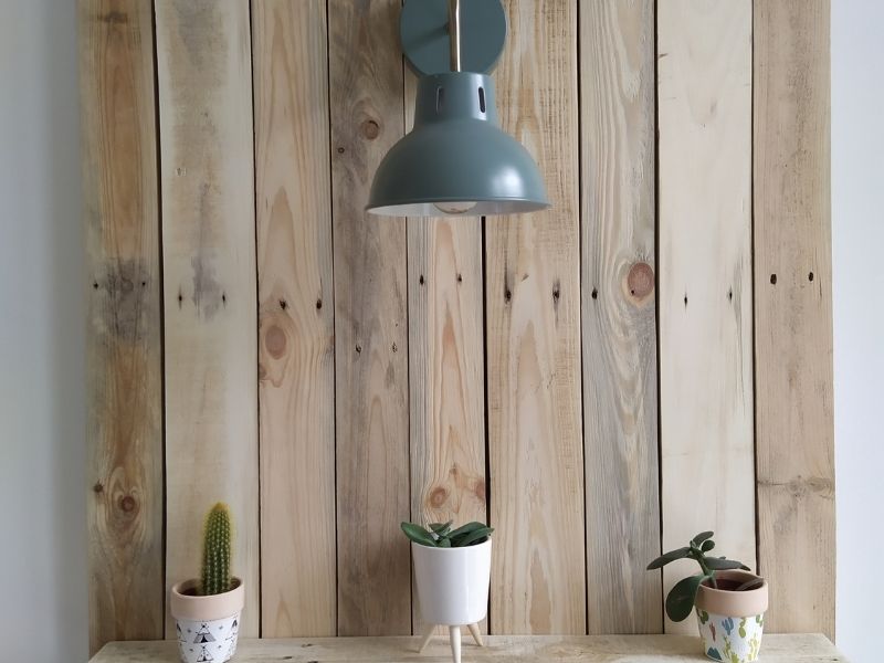 Pallet wood shelves project